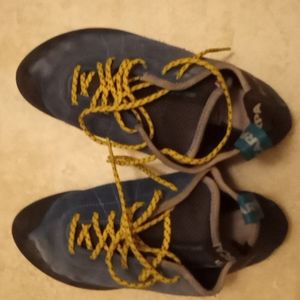 Scarpa helix climbing shoes